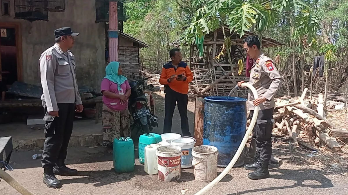 Warga Sumber Kramat Probolinggo Kembali Terima Pasokan Tangki Akibat Krisis Air